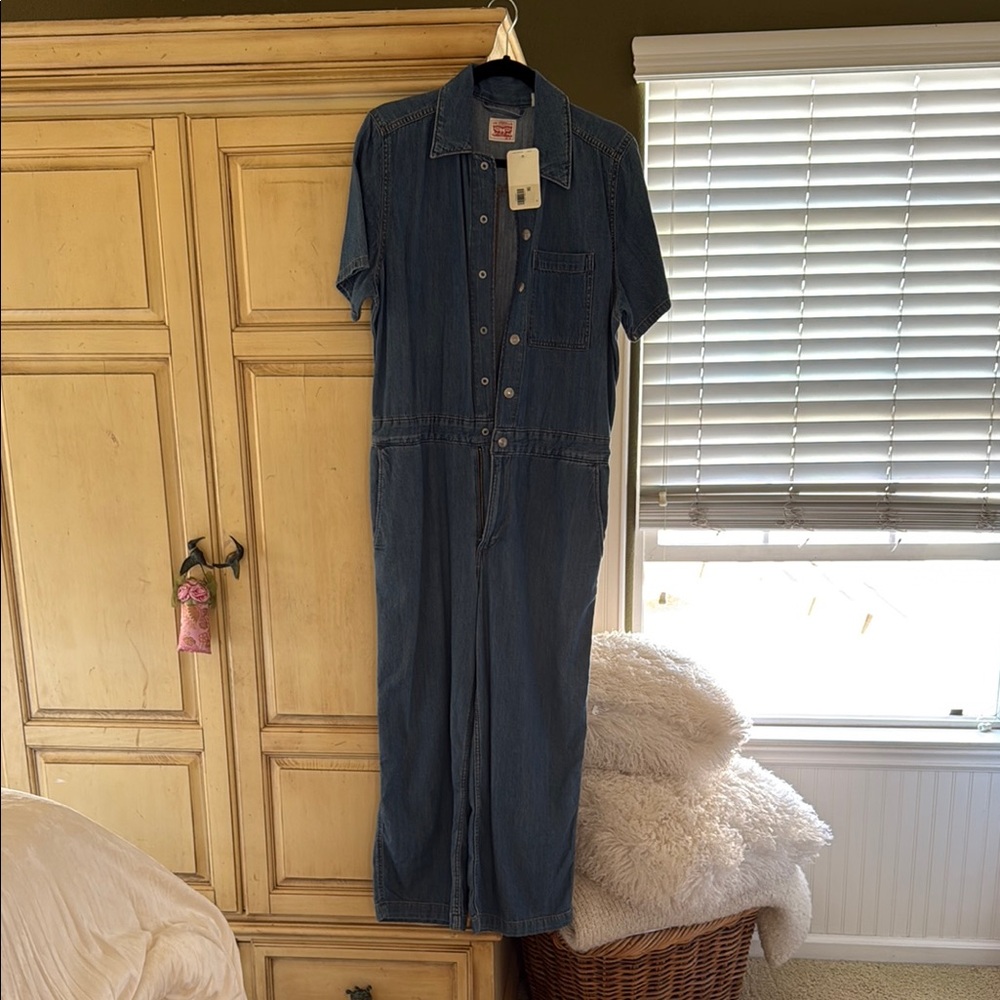 Levi denim coveralls NWT size medium